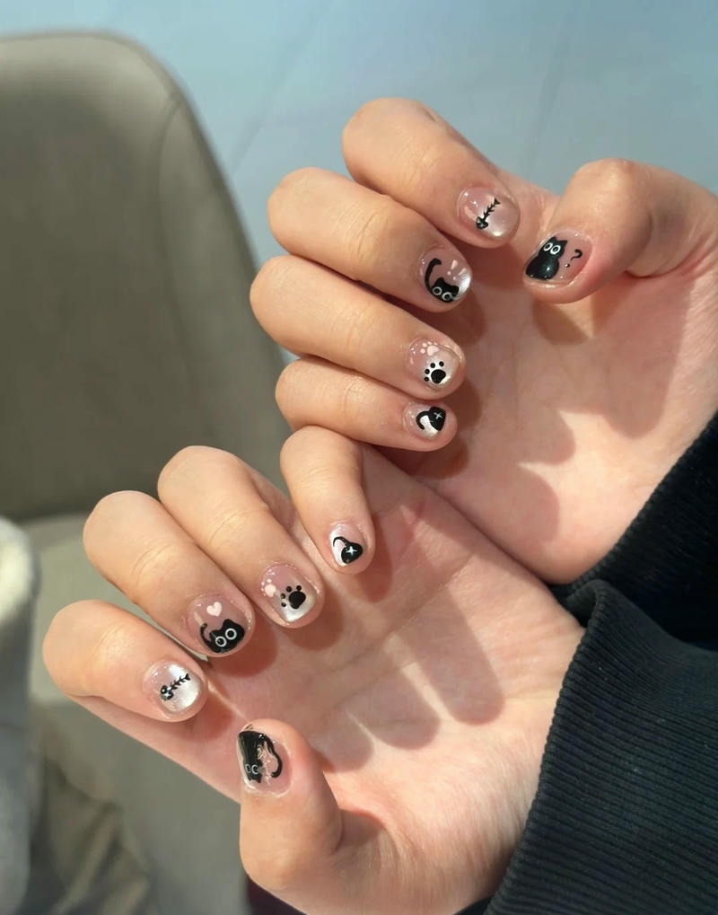 nail con mèo xương cá