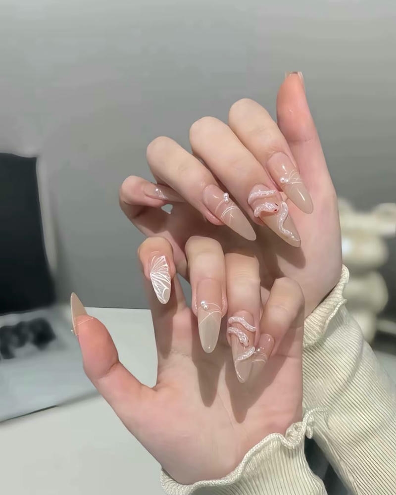 nail con rắn hót nhất năm