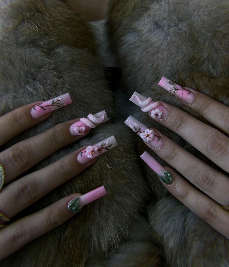 nail con rắn nổi