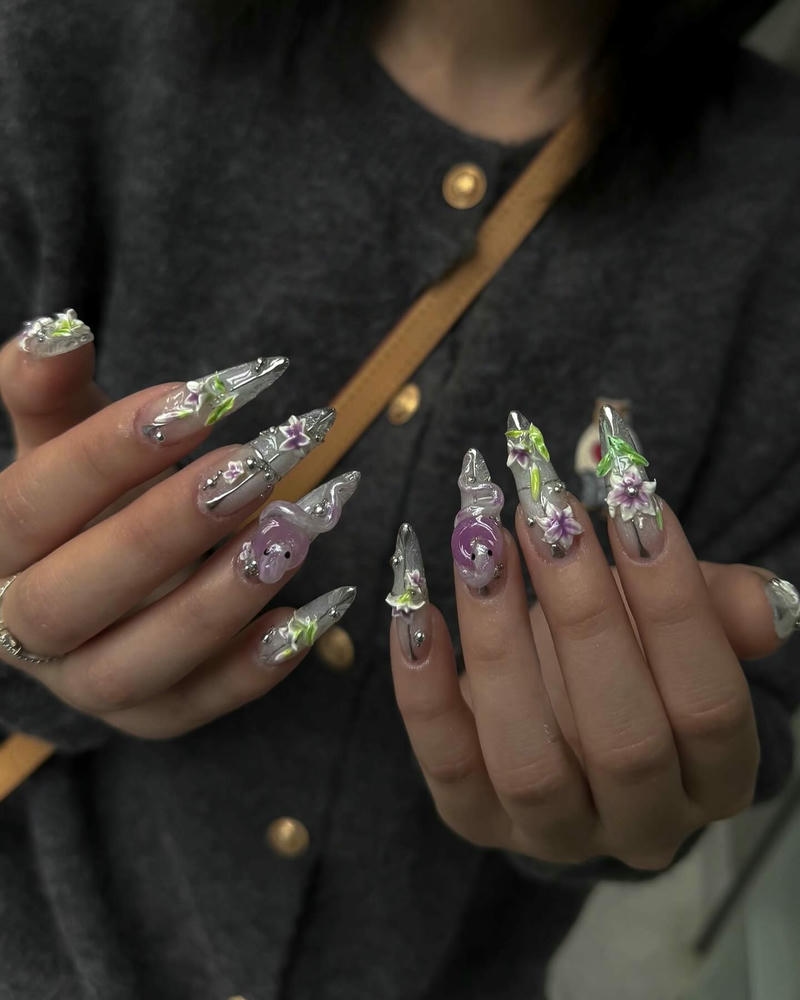 nail con rắn xám