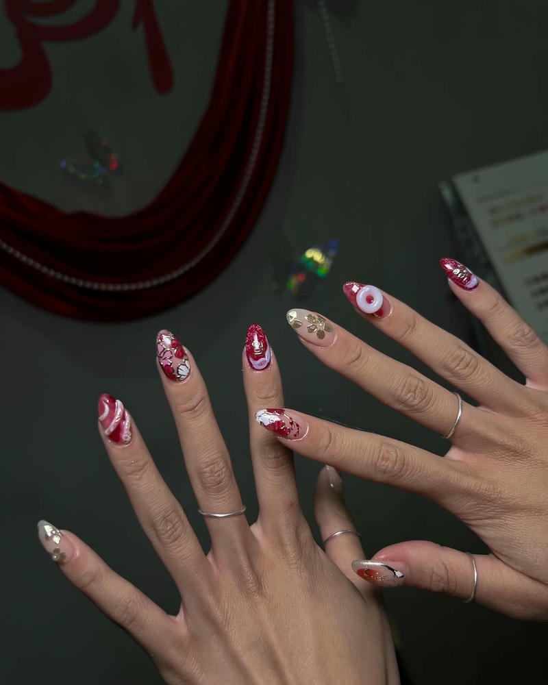 nail con rắn