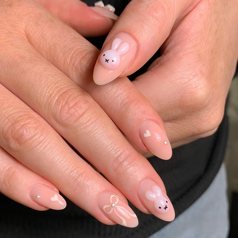 nail con thỏ 2025