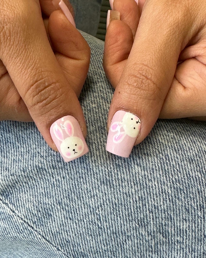 nail con thỏ trắng