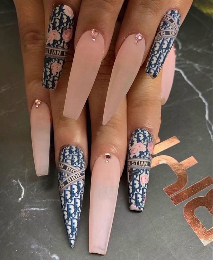 nail dior hồng xanh