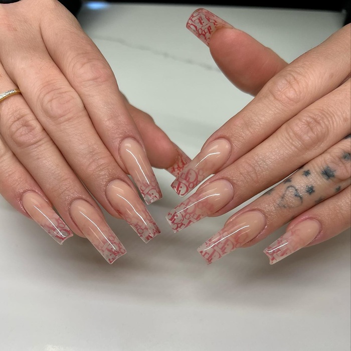 nail dior hồng