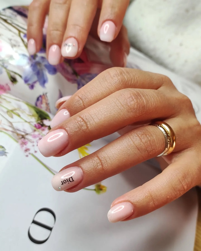nail dior ngắn