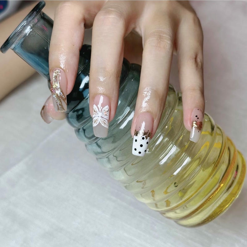 nail đơn giản nhẹ nhàng cánh bướm