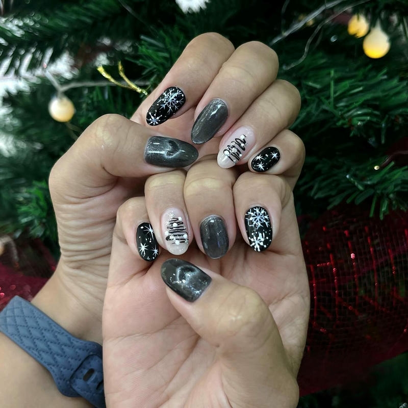 nail đơn giản nhẹ nhàng đen loang