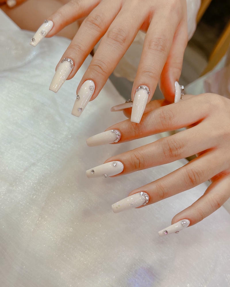 nail đơn giản nhẹ nhàng nhạt