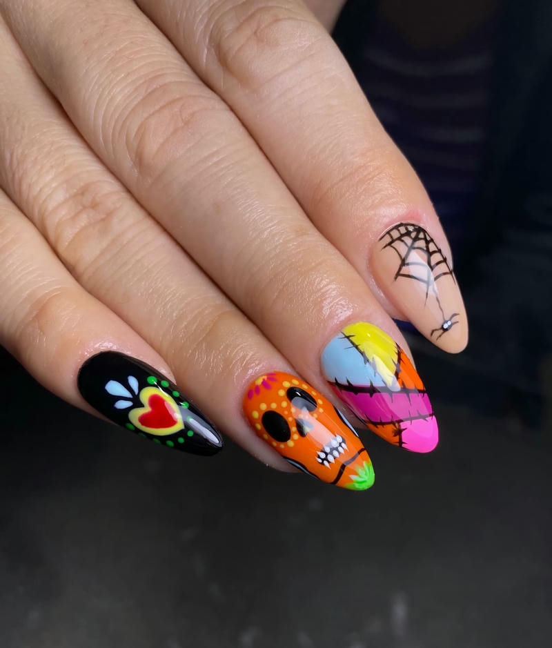nail halloween họa tiết