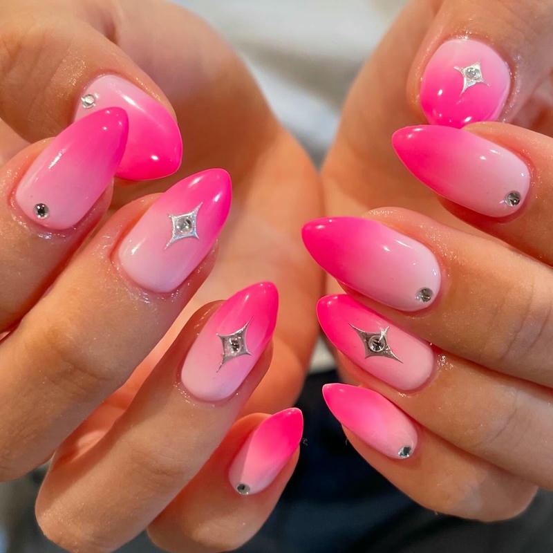 nail hạnh nhân hồng trắng