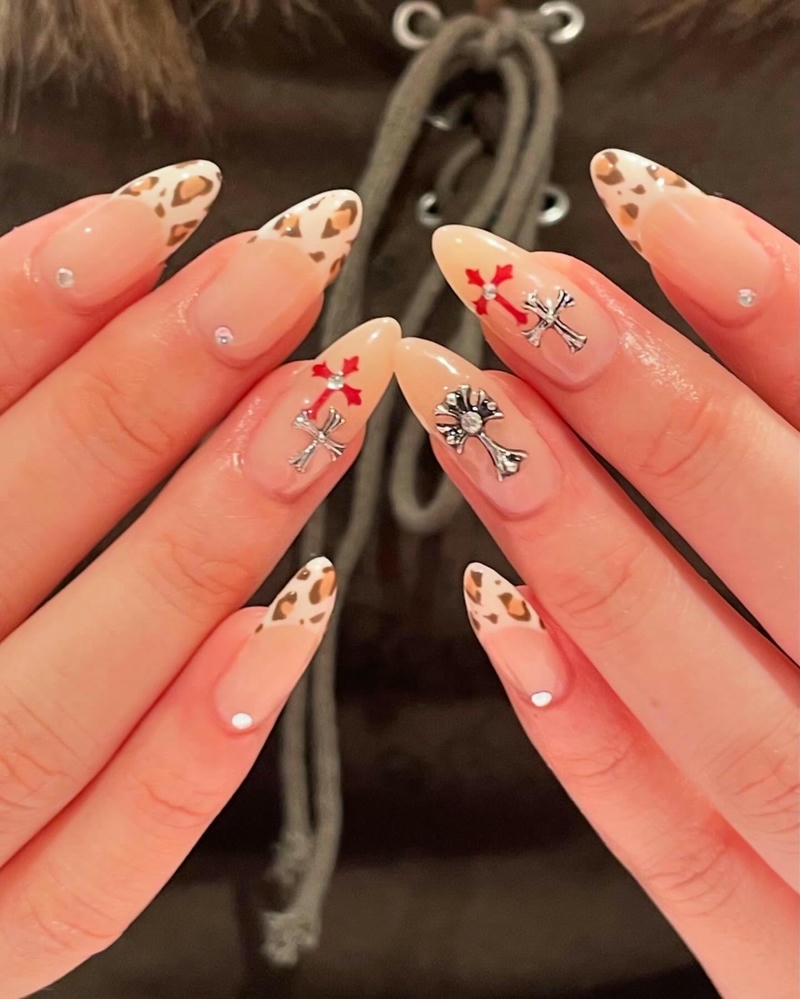 nail hạnh nhân trắng trong