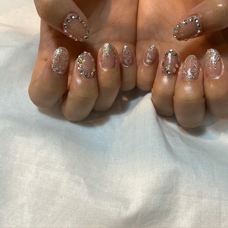 nail jennie gắn đá