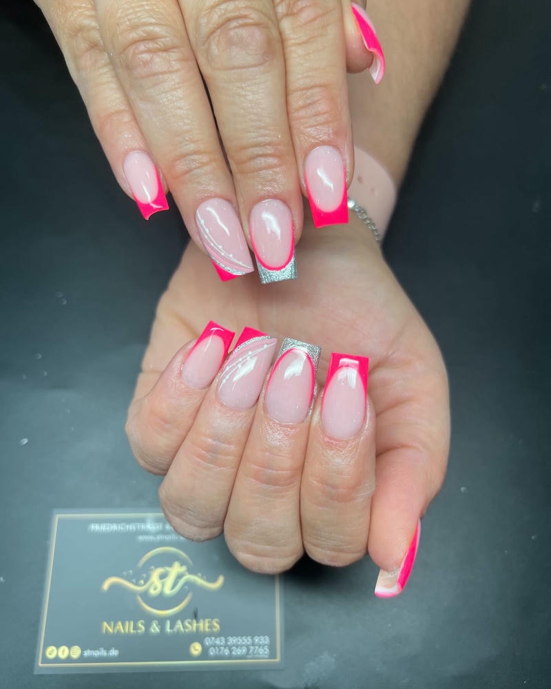 nail jennie hồng