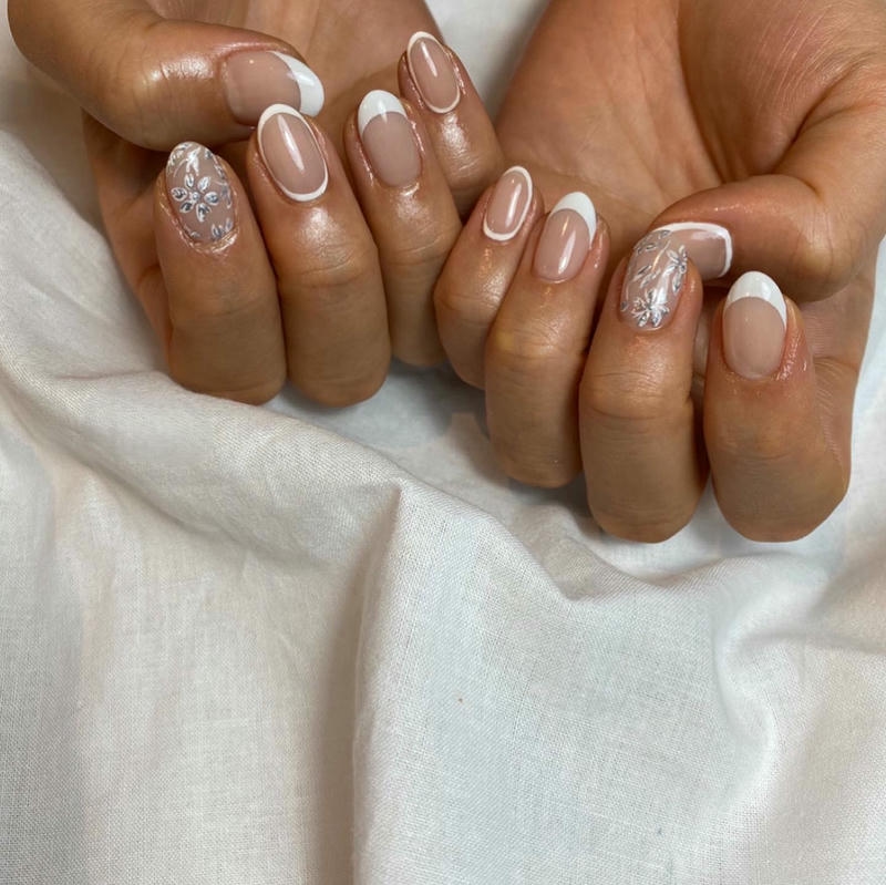 nail jennie sơn đầu móng trắng