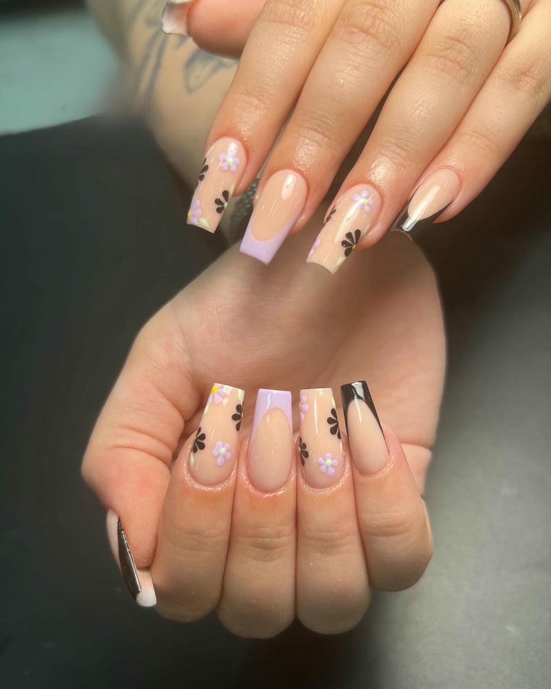 nail jennie vẽ hoa