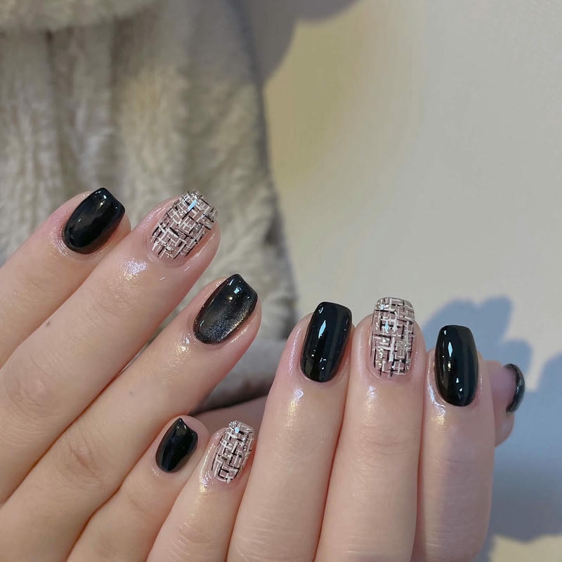 nail kẻ đen mắt mèo