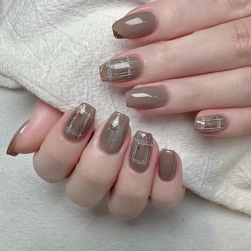 nail kẻ nâu đẹp
