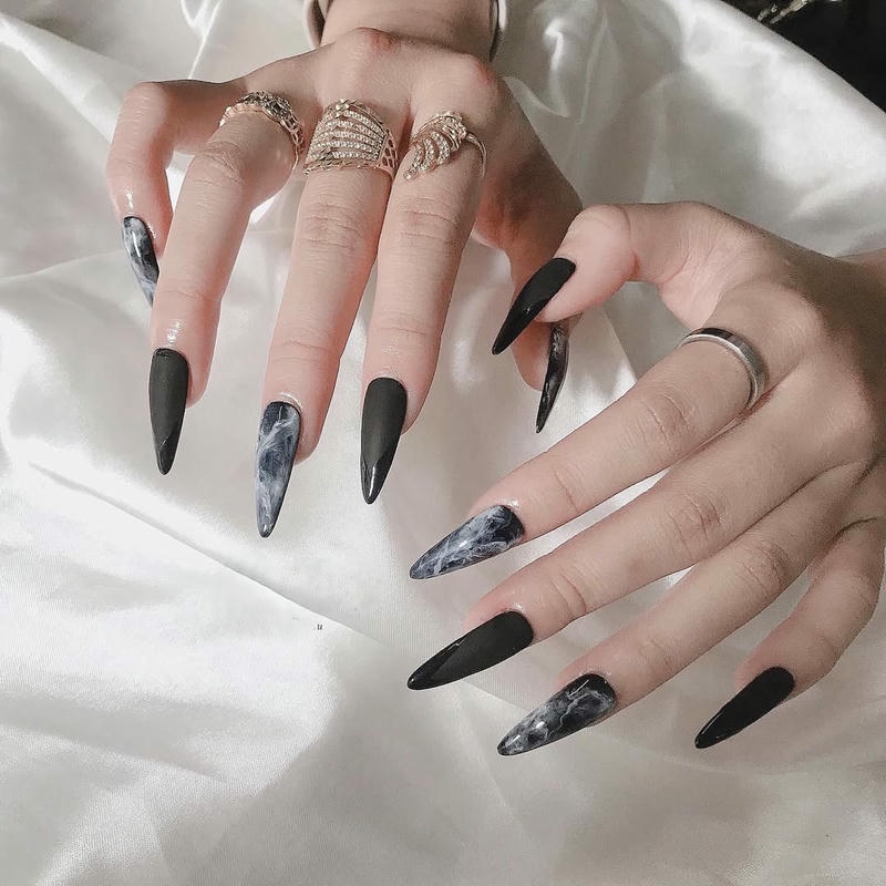 nail loang đen lì
