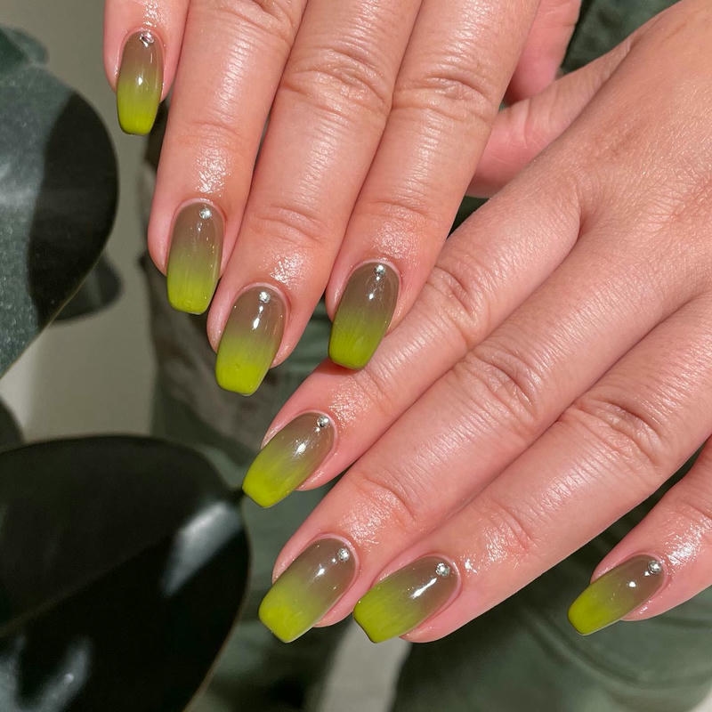nail màu xanh ngọc nâu
