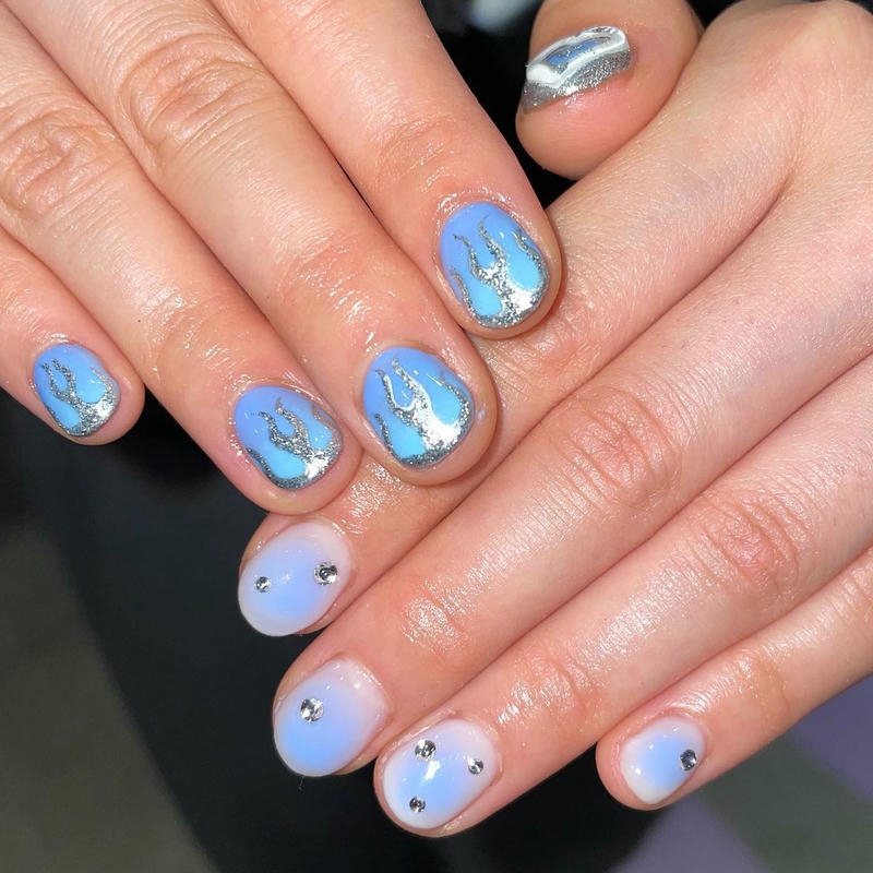 nail màu xanh ngọc ngọn lửa