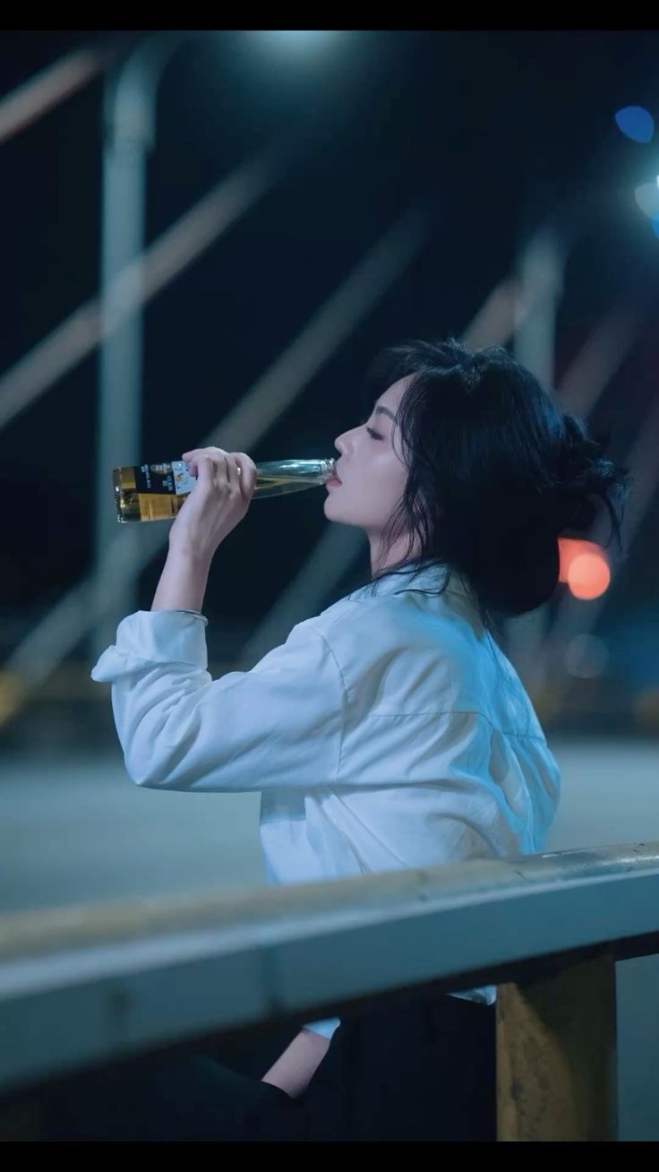 nh gái buồn sâu lắng