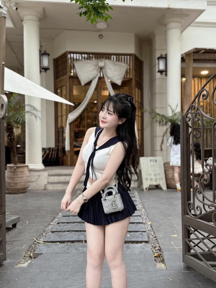 Ảnh nền smartphone gái xinh.