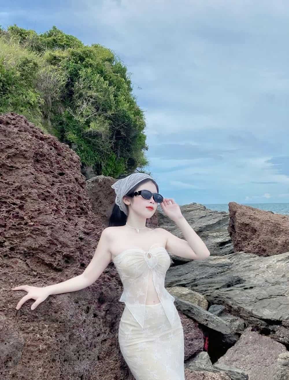 Gái đẹp khoe dáng bikini