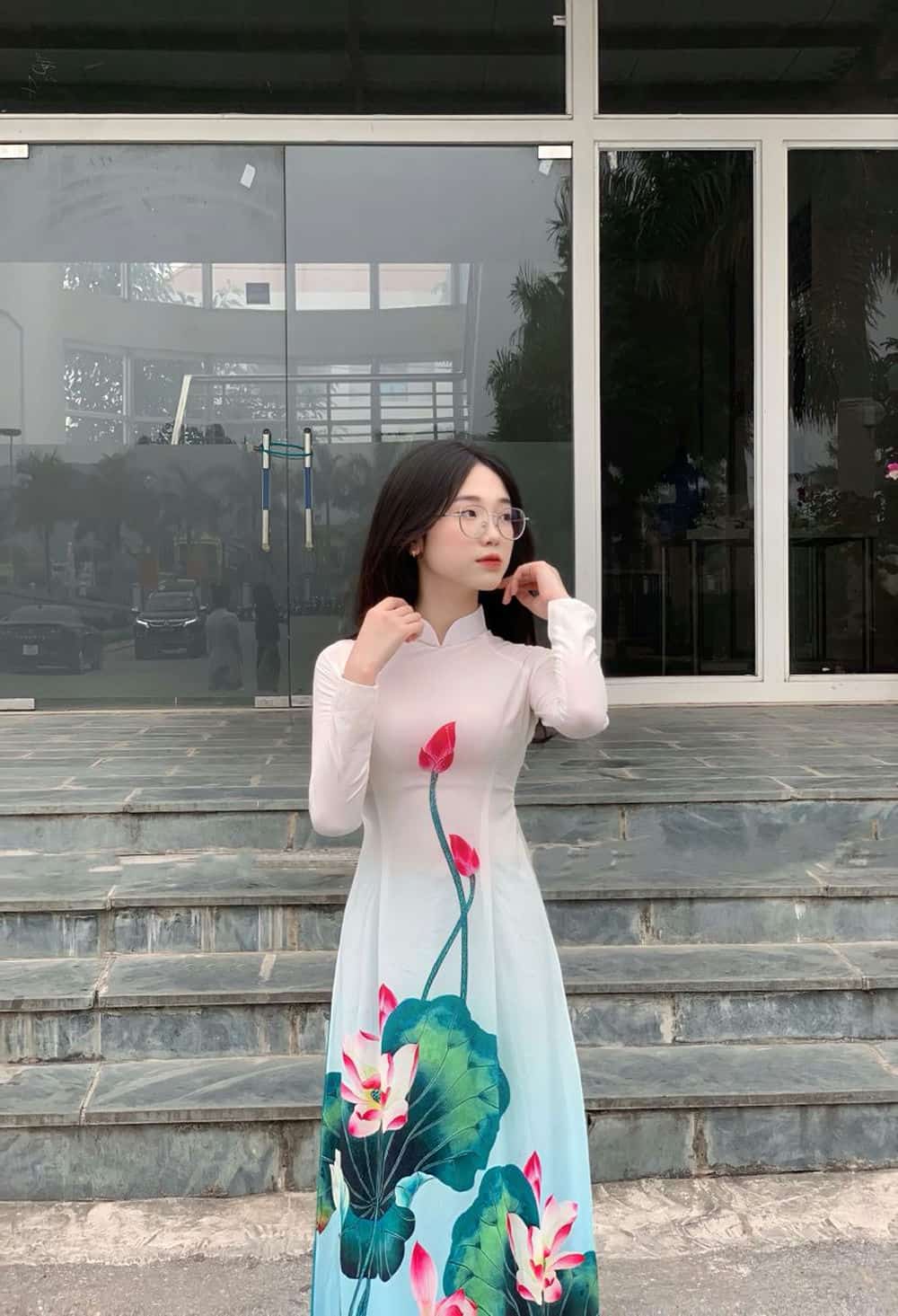 Gái xinh áo dài Việt