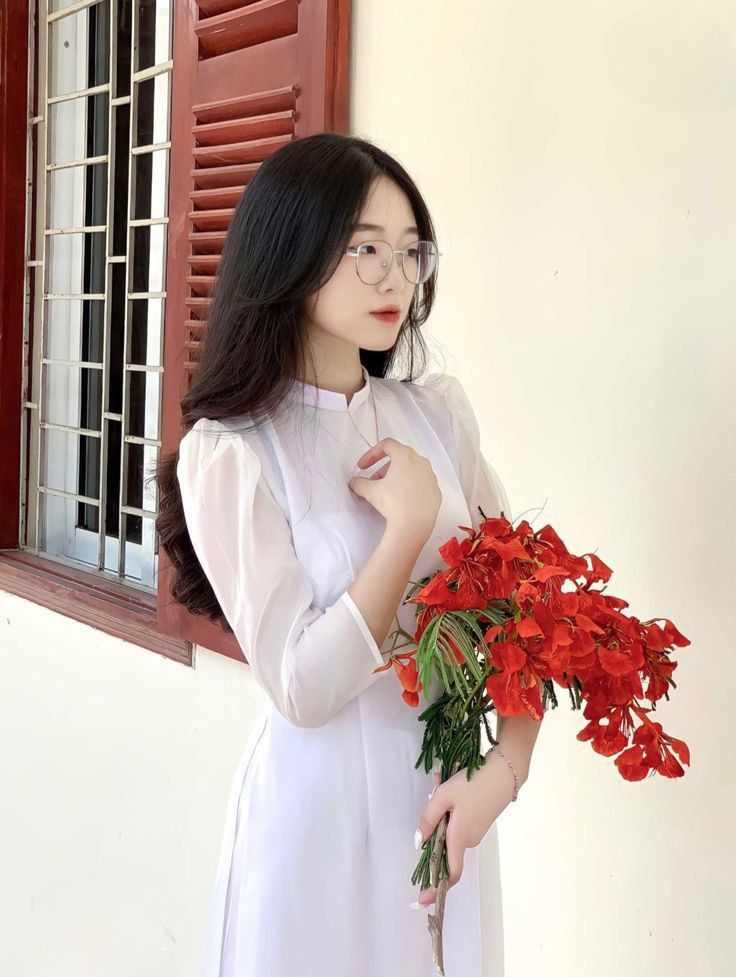 Gái xinh áo dài nhẹ