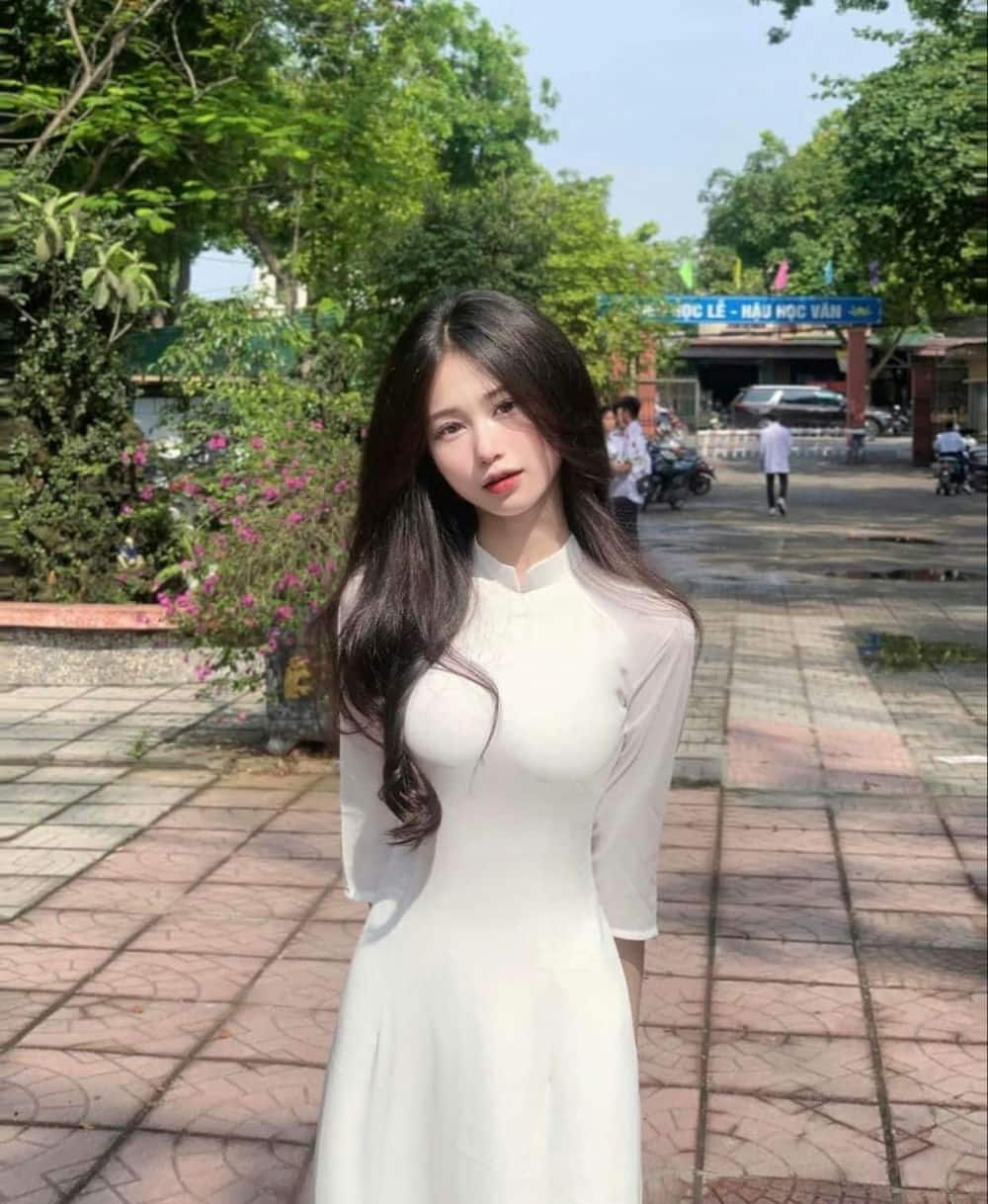 Gái xinh áo dài trắng
