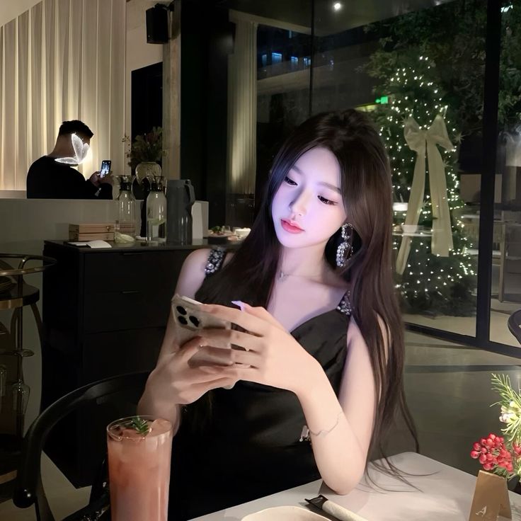 Gái xinh đi bar phong cách