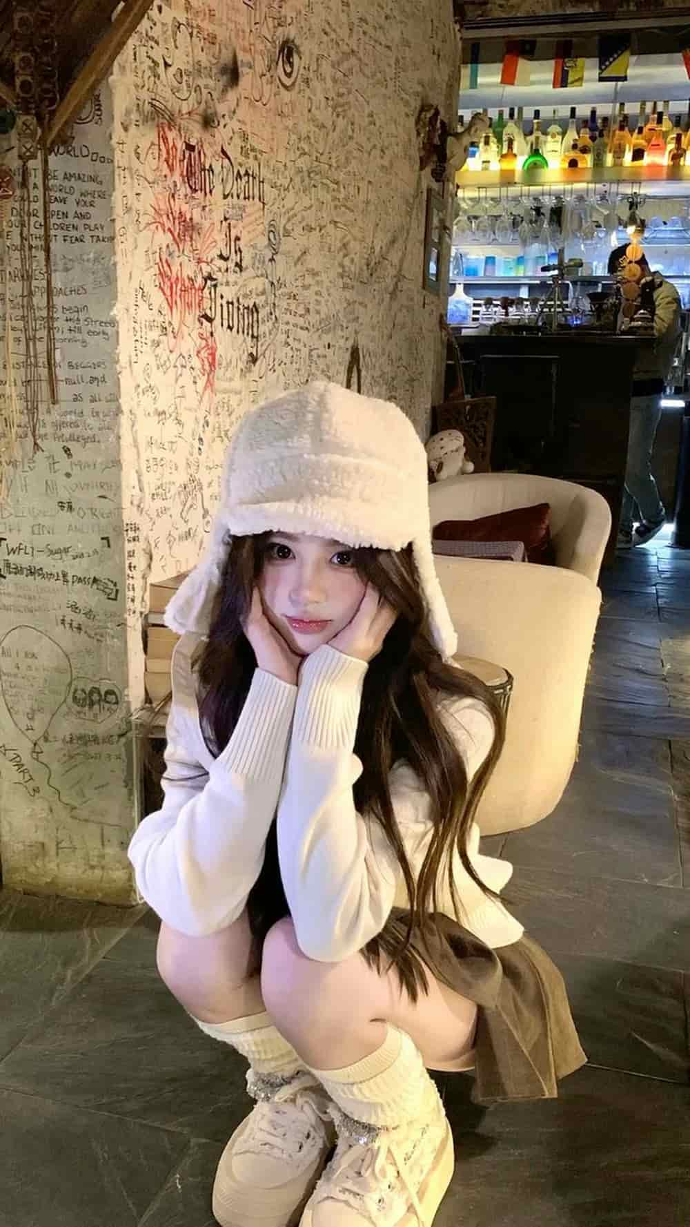 Gái xinh mlem giữa nắng