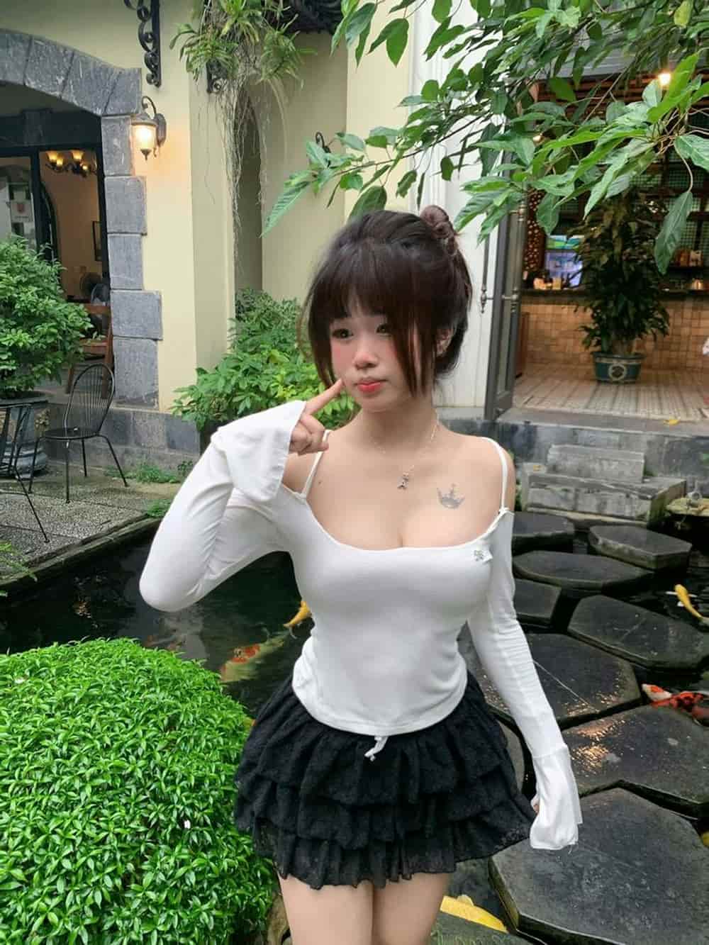 Gái xinh quyến rũ hiện đại