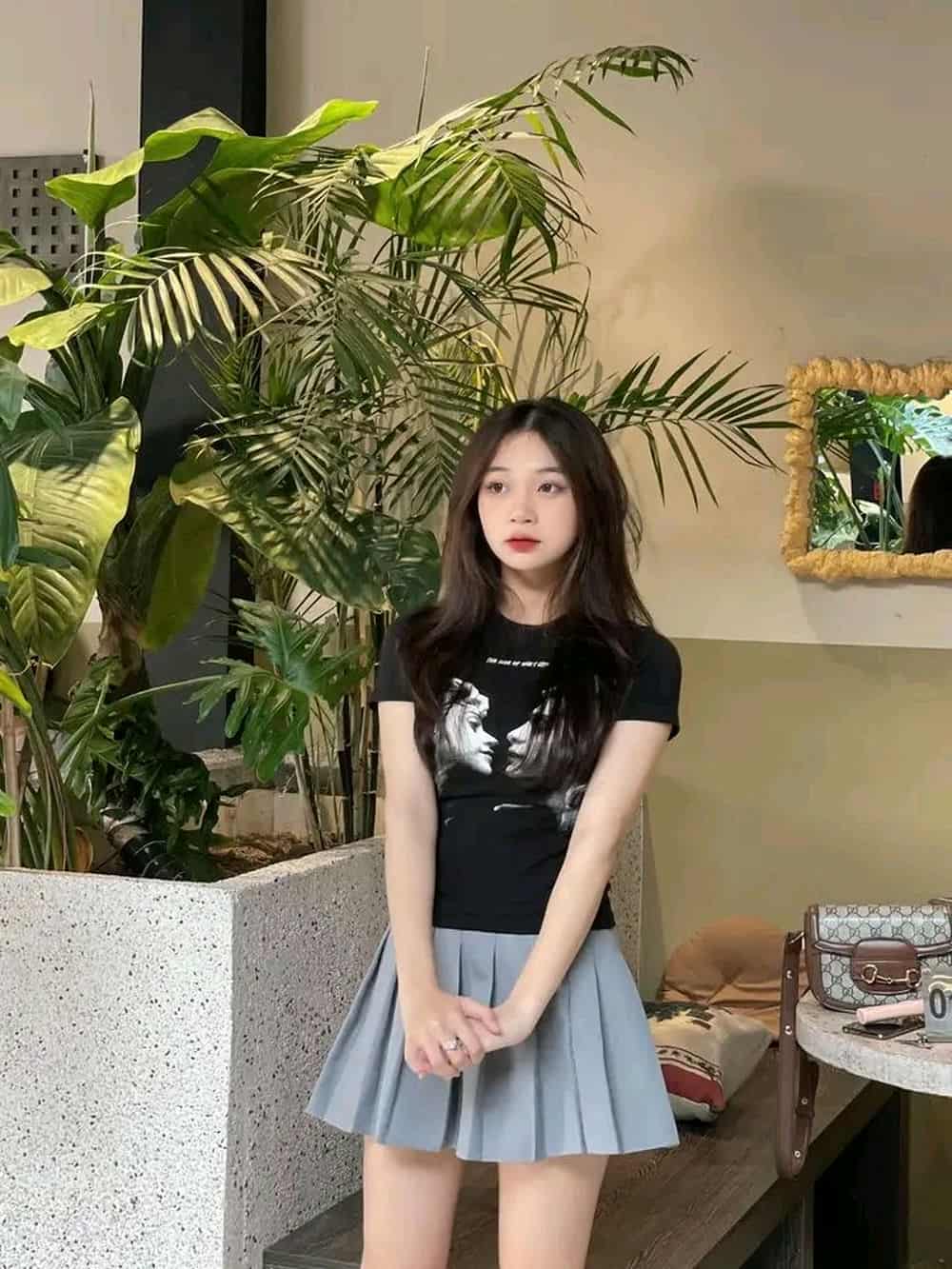 Khúc Thi Hương thần thái