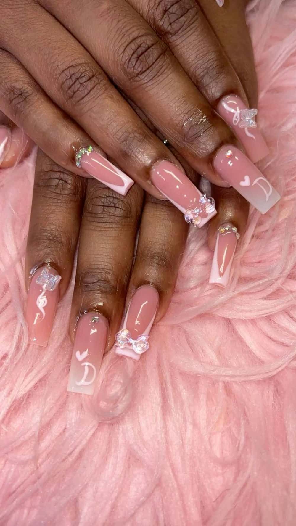 Mẫu nail dior sang trọng