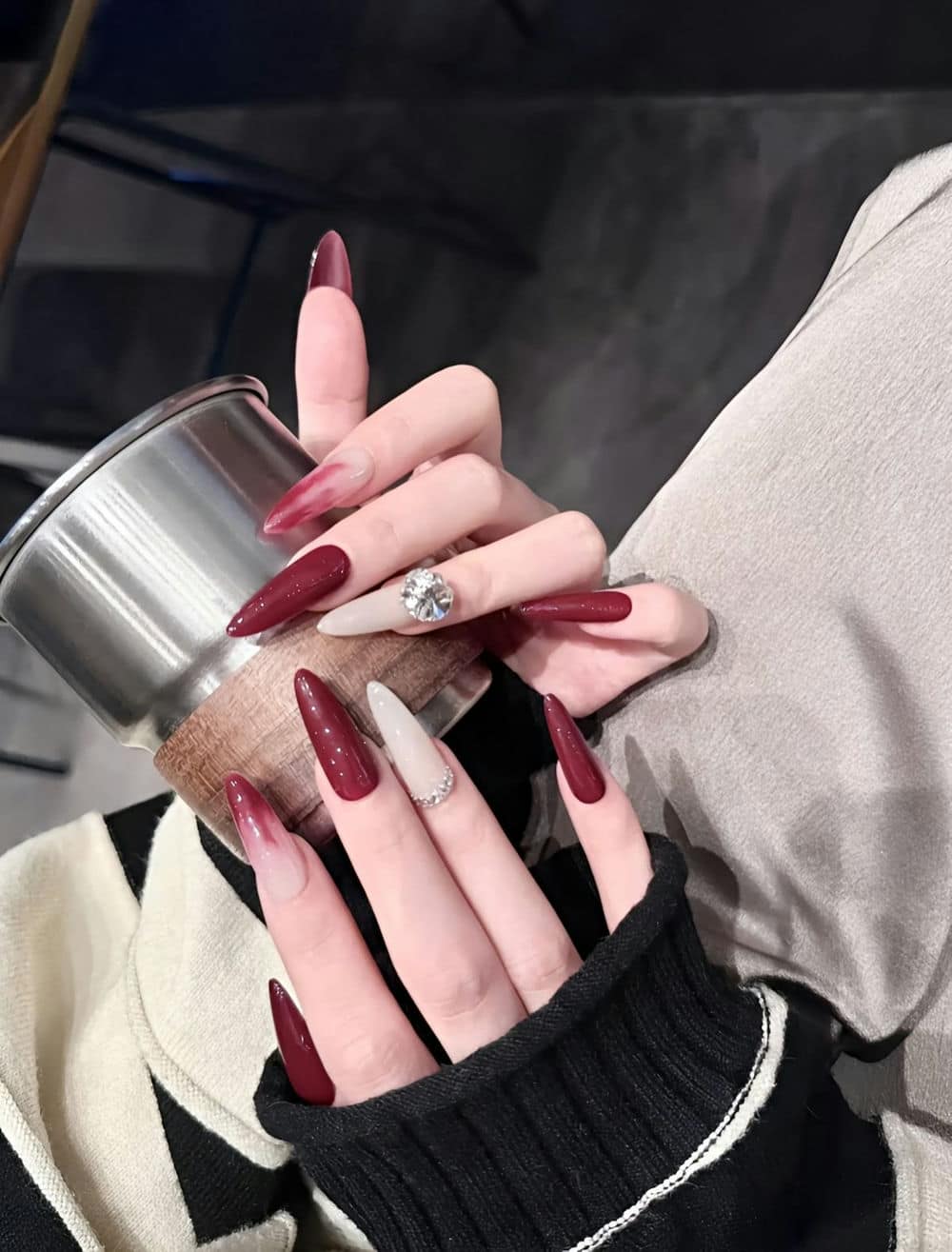 Nail cá tính hợp trend.