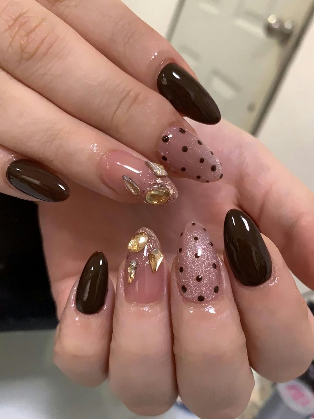 Nail cá tính mạnh mẽ.