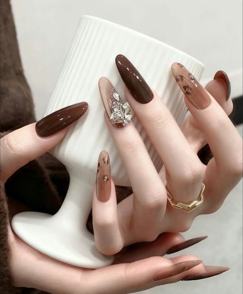 Nail cá tính phá cách.