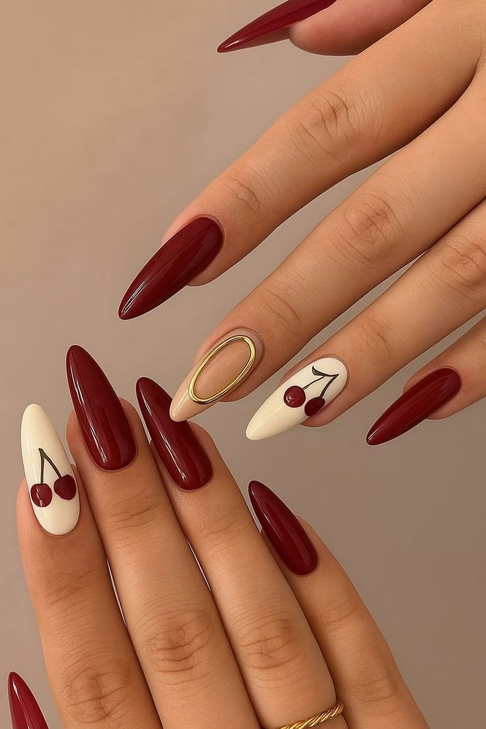 Nail đi biển màu xanh.