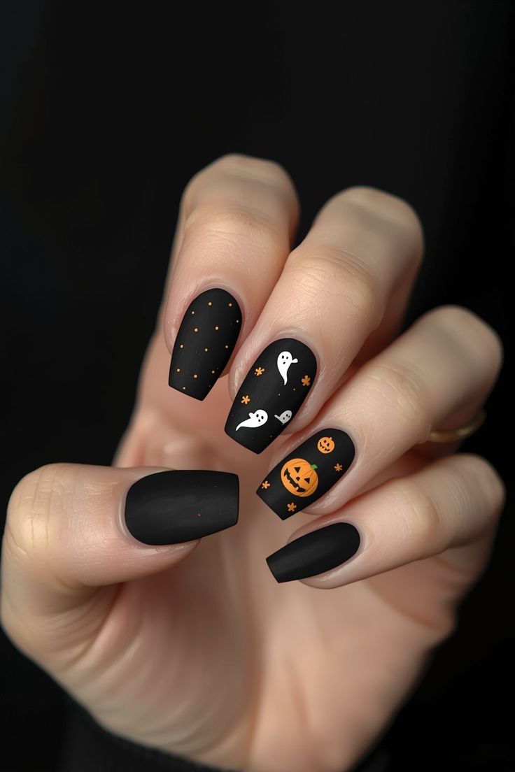 Nail halloween bí ẩn huyền