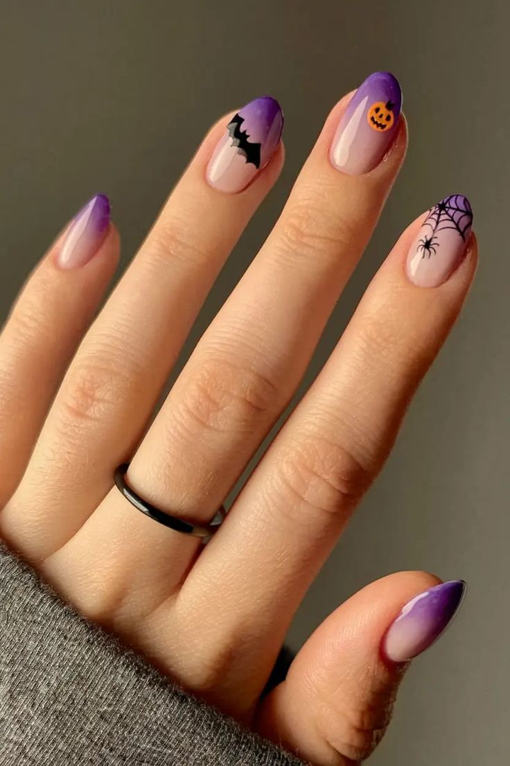Nail halloween chủ đề ma