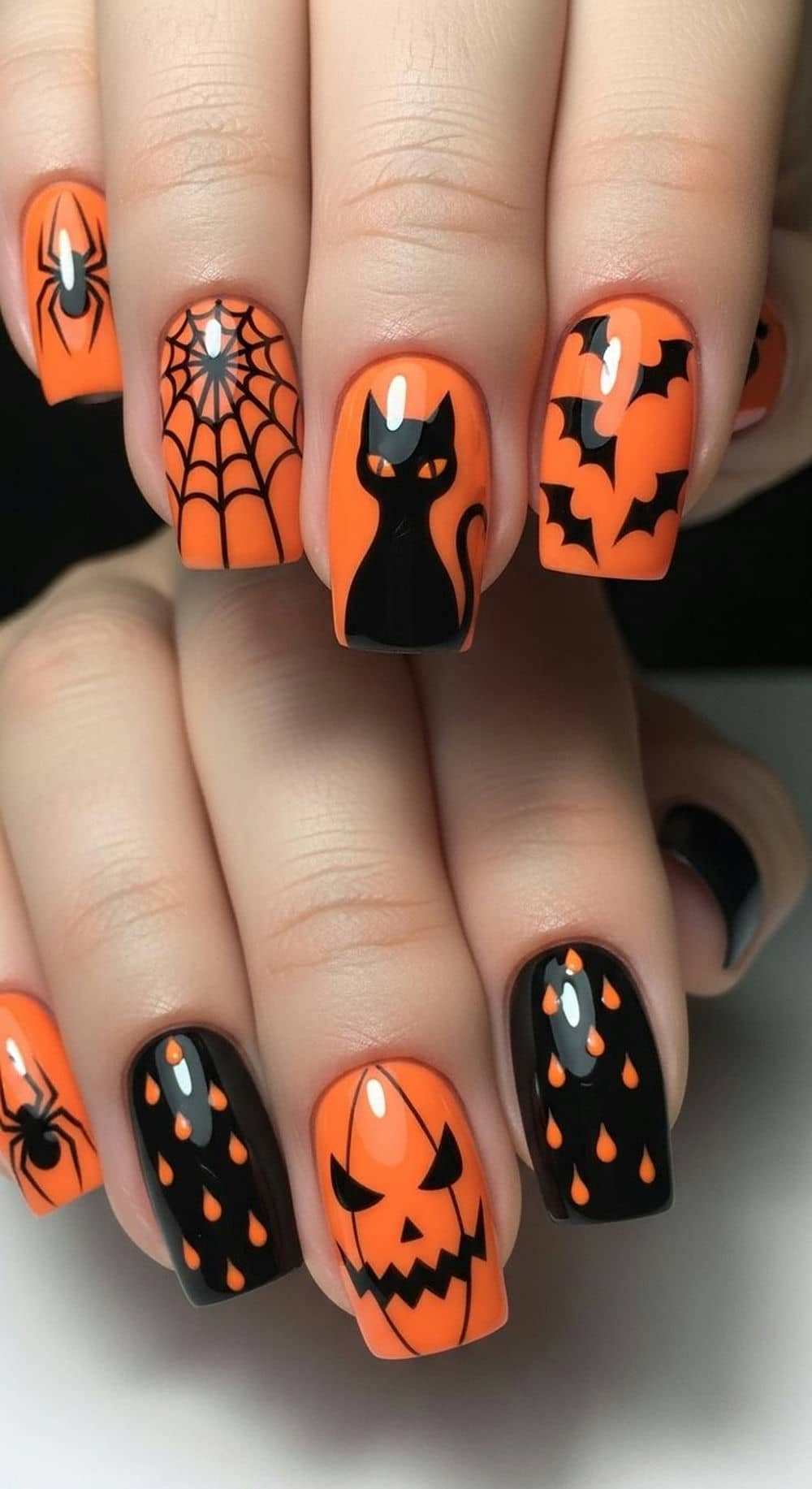 Nail halloween họa tiết ghê