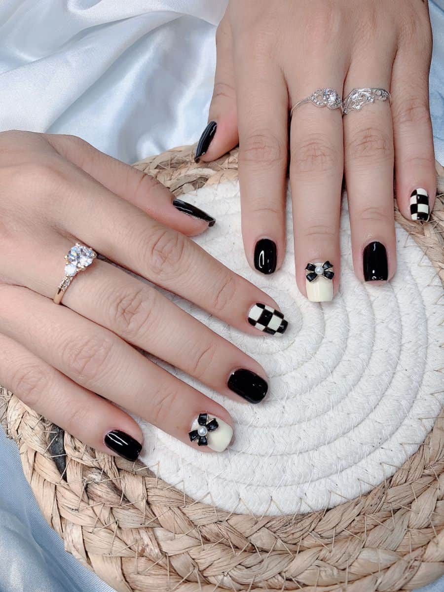 Nail kẻ mẫu hot xu hướng.