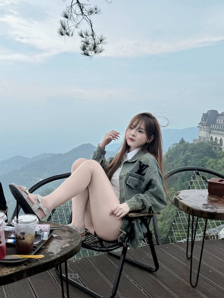 Nền điện thoại cô gái xinh.