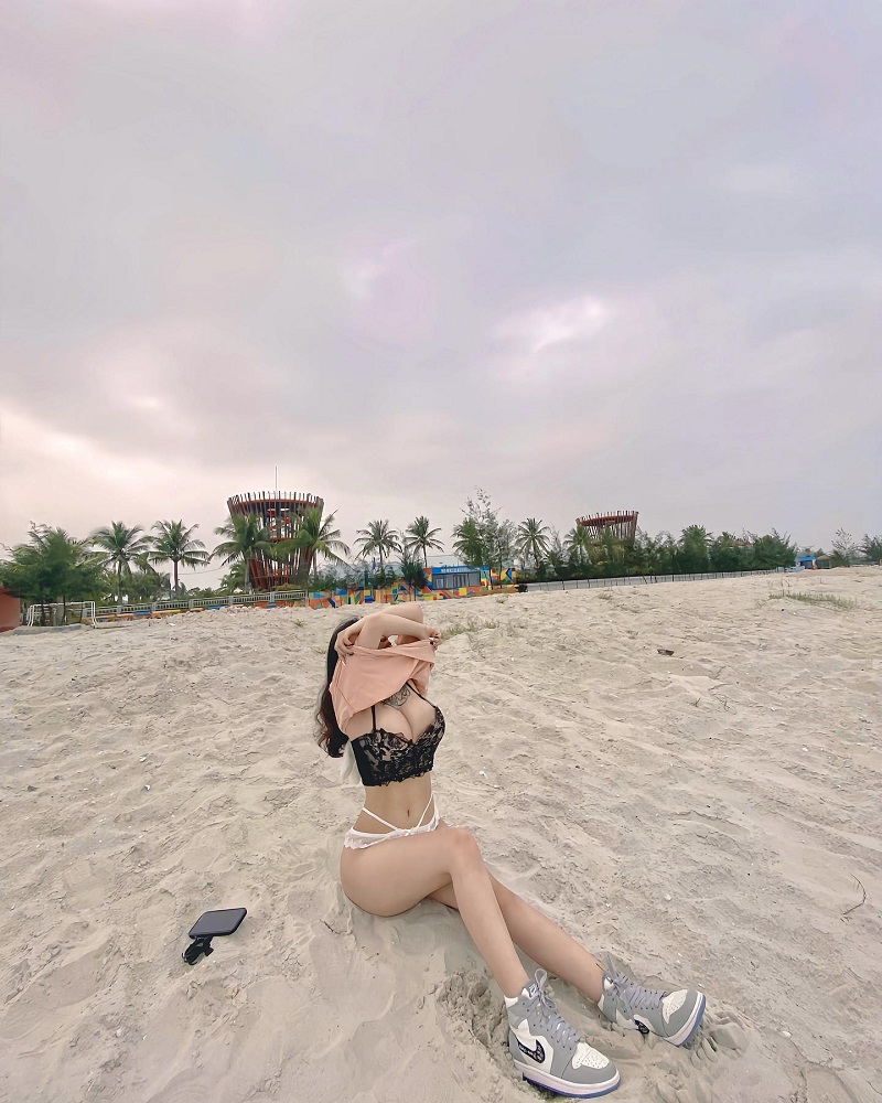ảnh gái xinh vú to 1