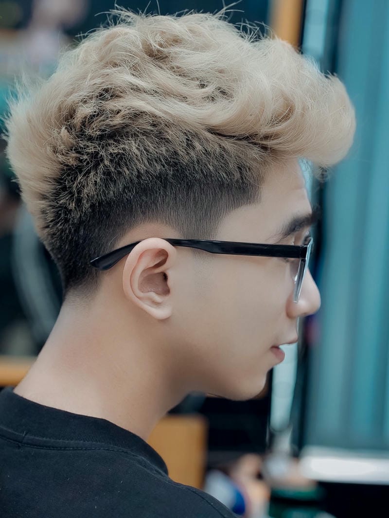 ảnh tóc short quiff nhuộm vàng