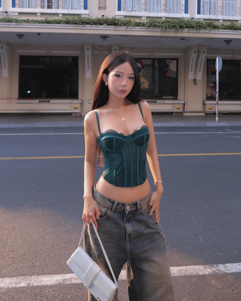 gái ngực khủng 5