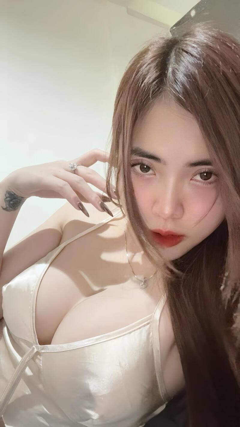 gái xinh ngực khủng 2