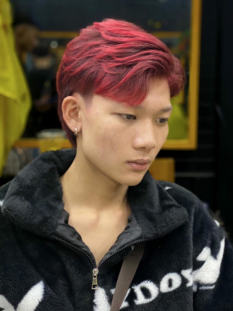 hình ảnh side part 6/4 nhuộm đỏ